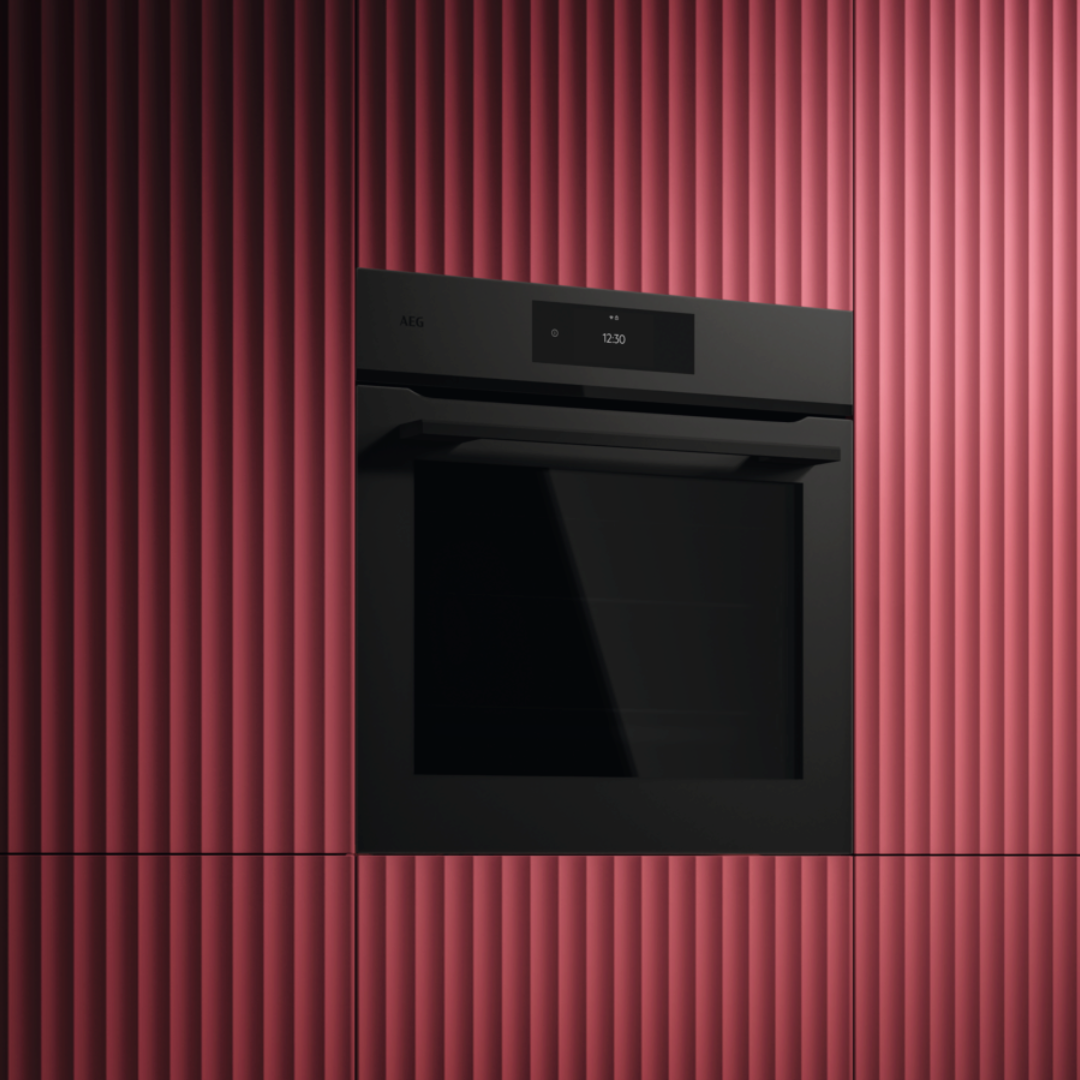 AEG 7000 Series Matt Black MealAssist Pyrolytic Self Clean Built-in Oven NBE7P731AT