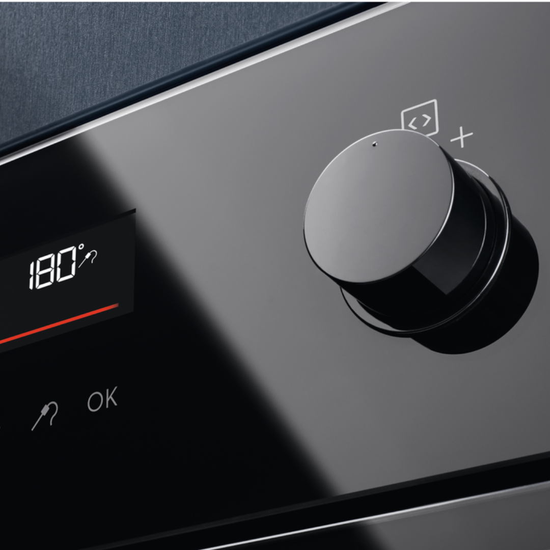 Electrolux 500 Series SurroundCook® Oven with SteamBake Black EOD6C46K2