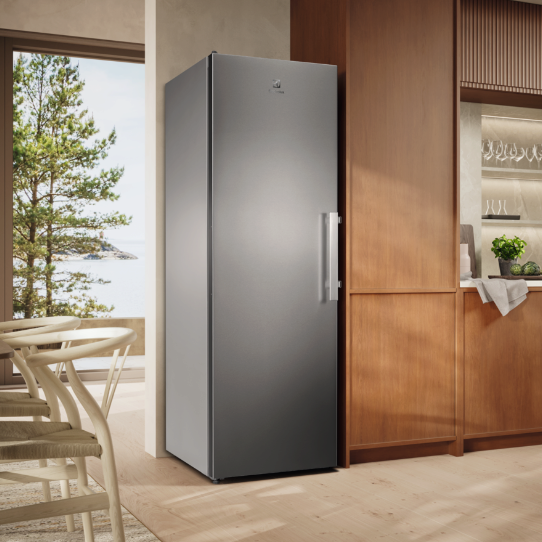 Electrolux 600 Series No Frost Freestanding Freezer 186cm LUT6NE28X