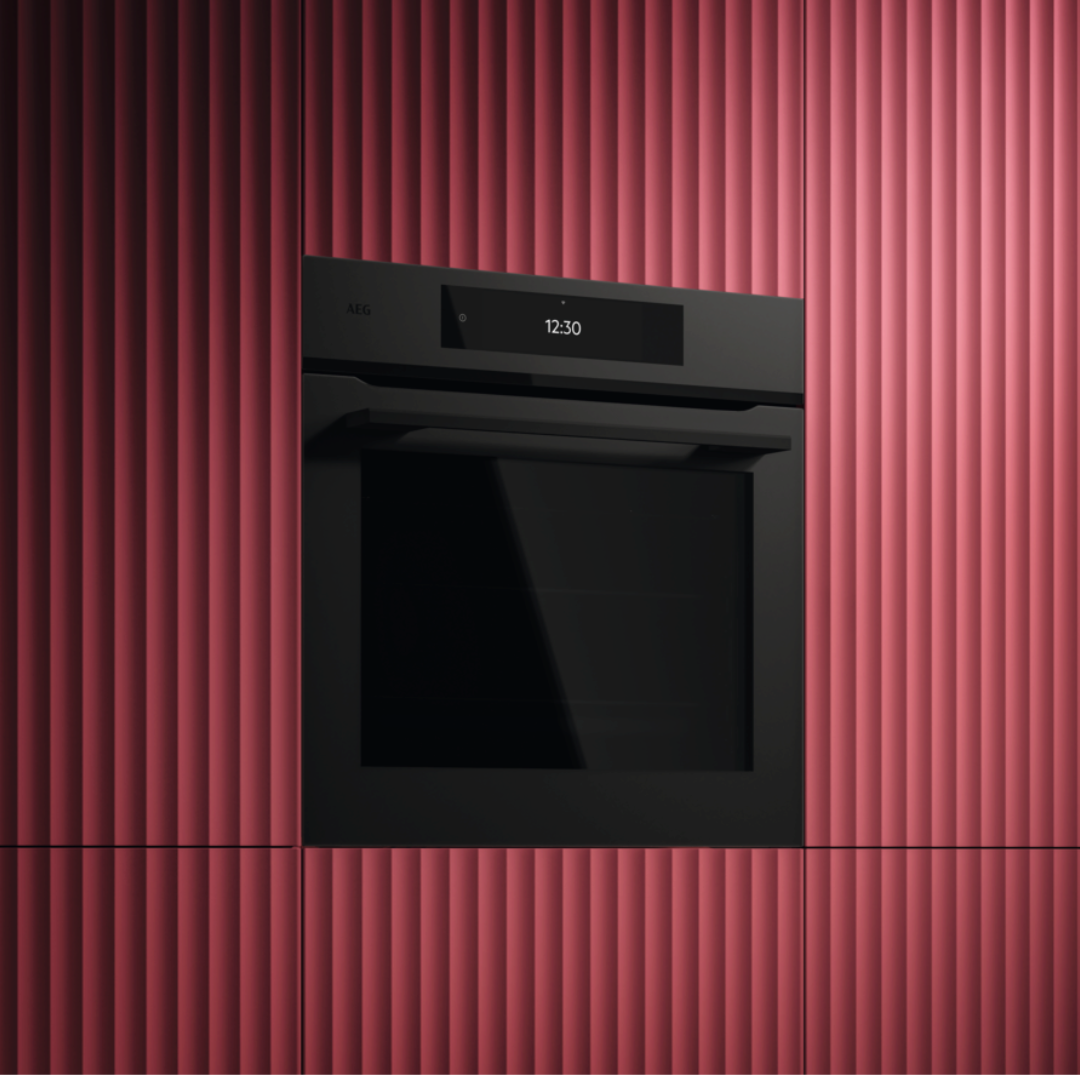 AEG 9000 Series Matt Black ProAssist Pyrolytic Self Clean Built-in Oven NBT9P831AT
